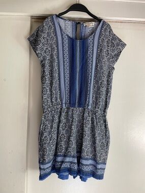 Artisan Ny Blue Patterned Short dress pomperwith Vertical Panel